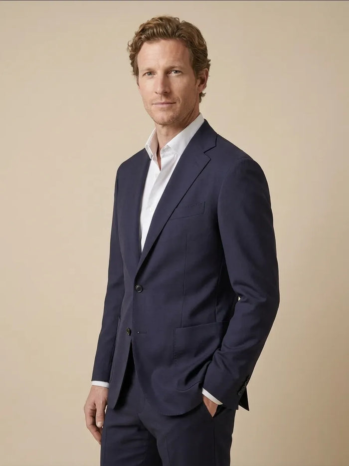 Abito Uomo Tecnico Leggero e Versatile