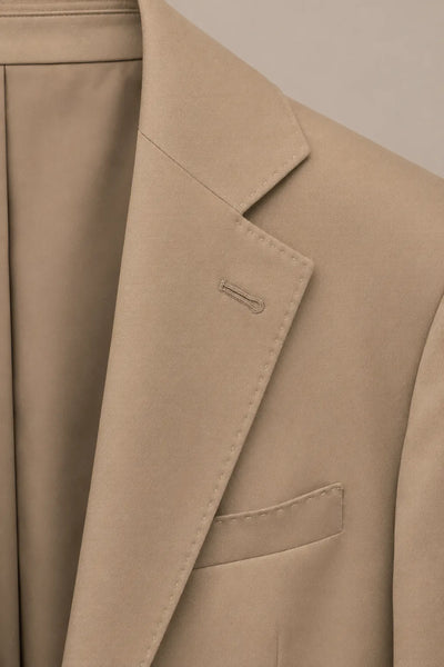 Abito Uomo Tecnico Leggero e Versatile