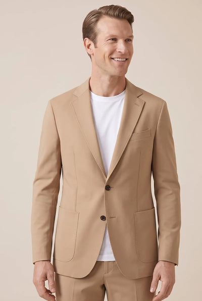 ABITO UOMO TECNICO LEGGERO E VERSATILE