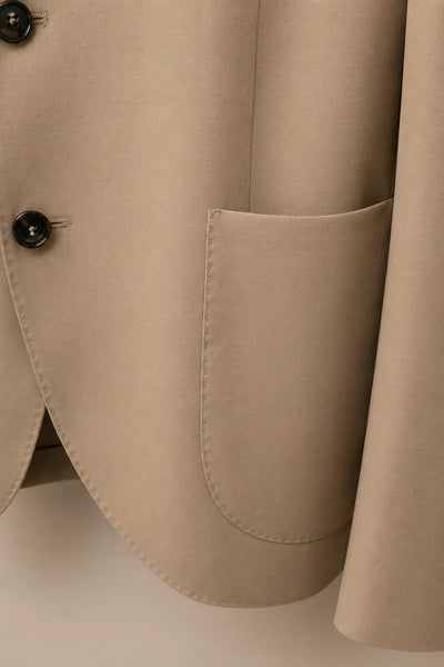Abito Uomo Tecnico Leggero e Versatile